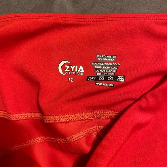 Zyia Active leggings the leopard are size 8-10 the rest are 12 - Picture 4 of 11